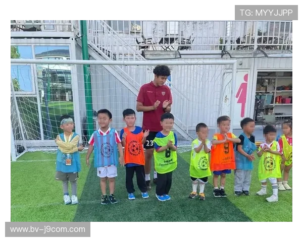 小鸡快跑足球课教学设计与实践探索:激发儿童运动兴趣与团队合作能力 小鸡快跑足球课教学设计与实践探索:激发儿童运动兴趣与团队合作能力